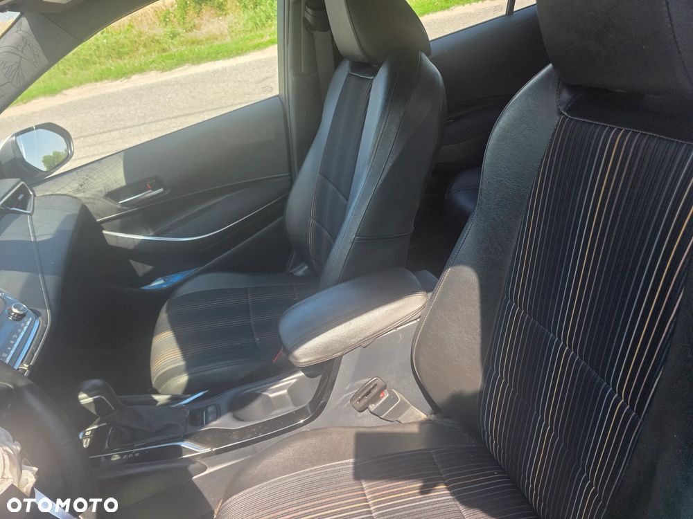 Toyota Corolla 1.8 Business Edition - 15