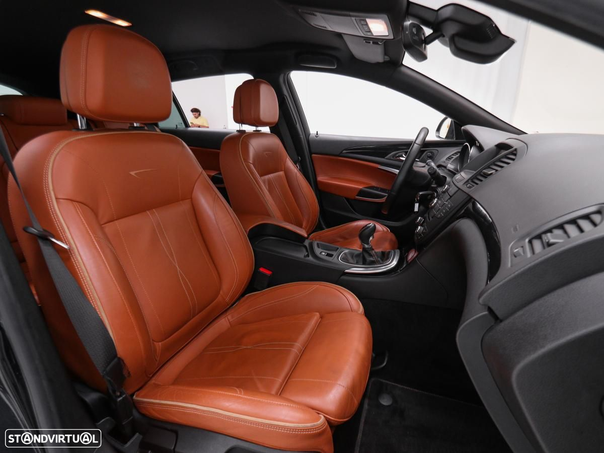 Opel Insignia Sports Tourer - 12
