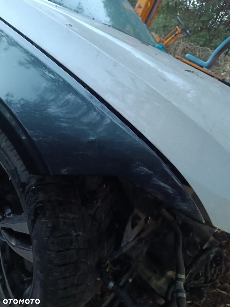 BŁOTNIK Volvo V90 S90 T8  Do założenia w kolor Lakier 492 - 5