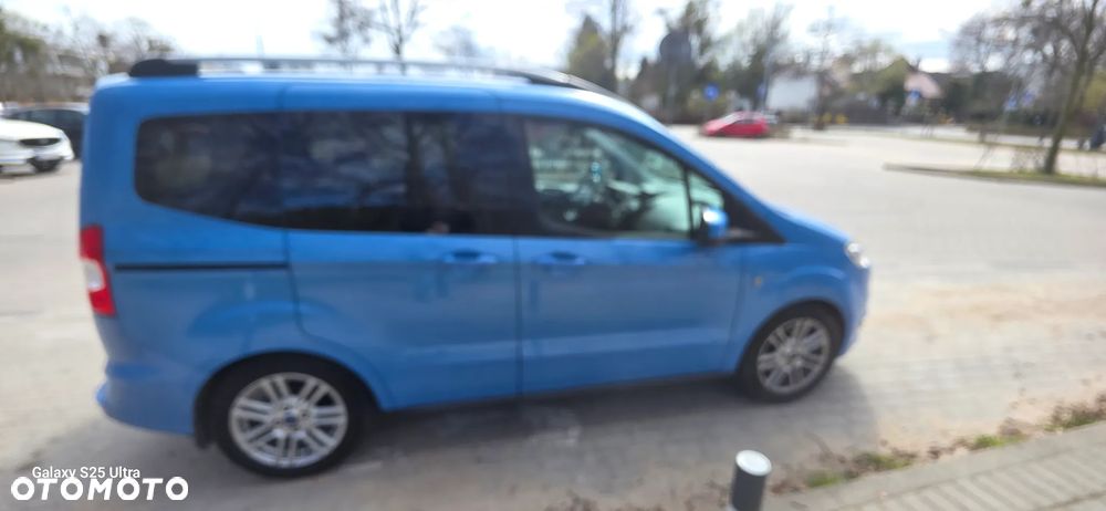 Ford Tourneo Courier 1.0 EcoBoost Ambiente - 9