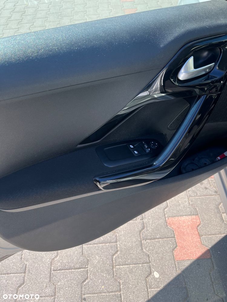 Peugeot 208 1.2 PureTech Style - 10