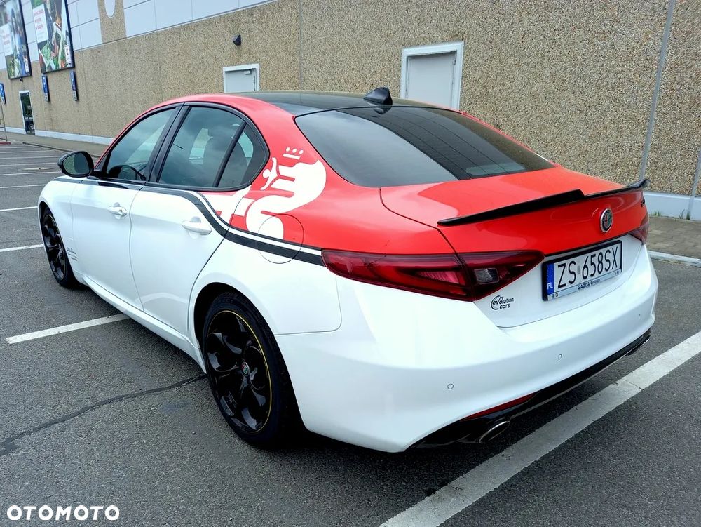 Alfa Romeo Giulia - 5