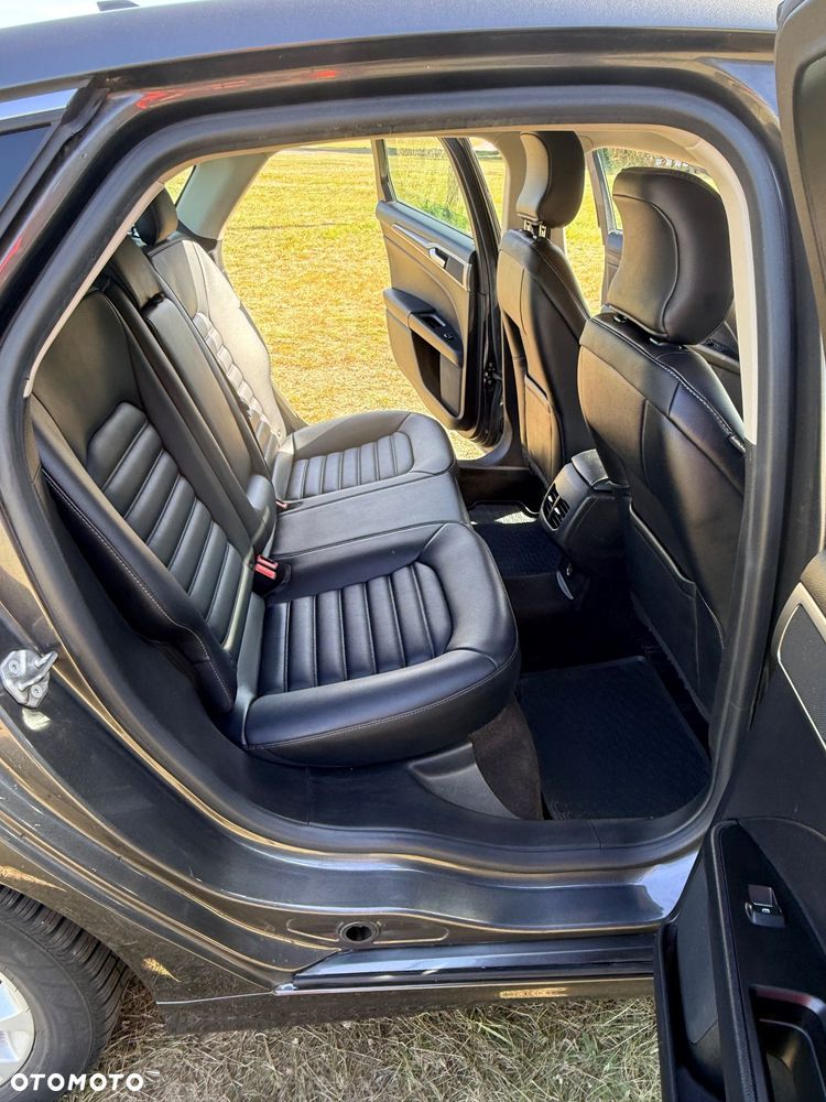 Ford Fusion - 13