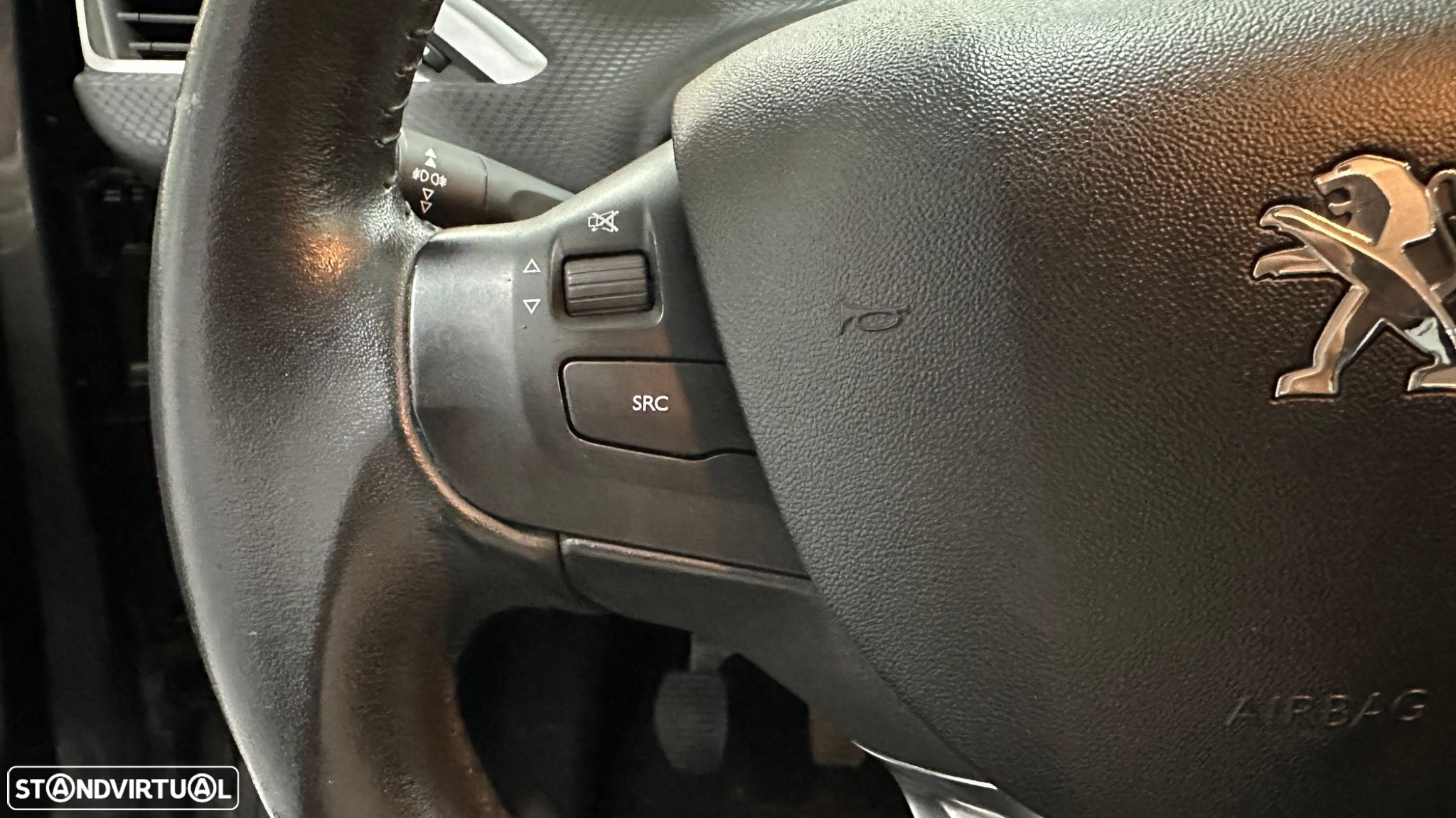 Peugeot 2008 1.6 BlueHDi Style - 22