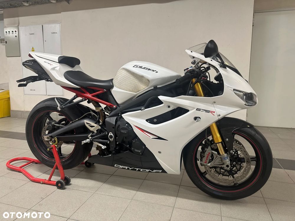 Triumph Daytona - 18