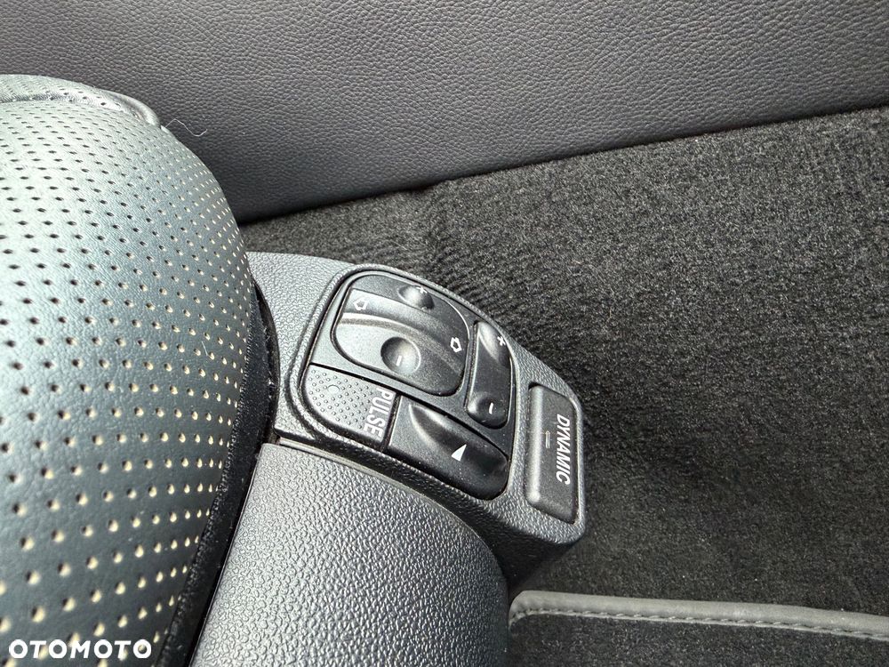 Mercedes-Benz CLS - 32