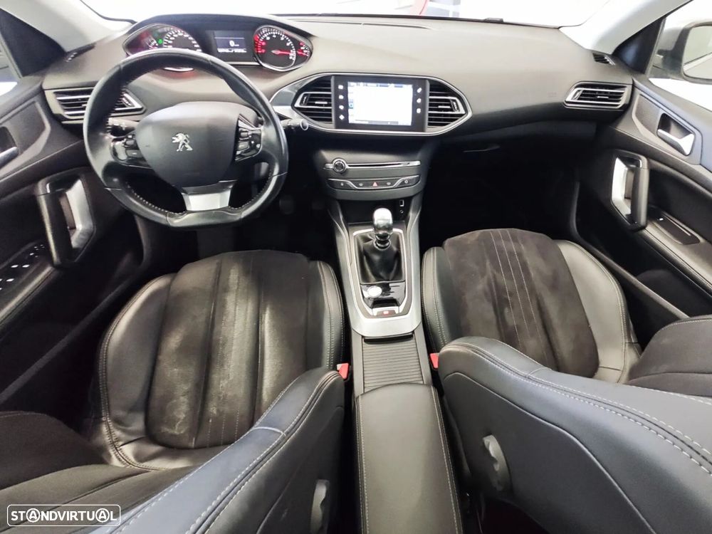 Peugeot 308 1.2 PureTech Allure Pack - 14