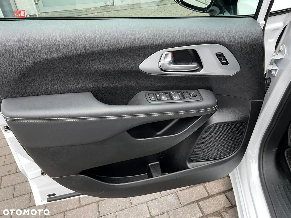 Chrysler Pacifica - 13