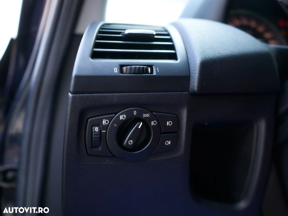 BMW Seria 1 120i Aut. - 23