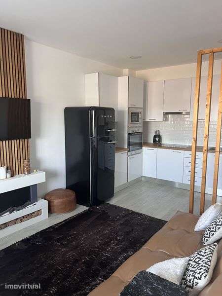 Apartamento T1 mobilado e equipado, pronto a habitar, junto ao metro - Grande imagem: 2/8