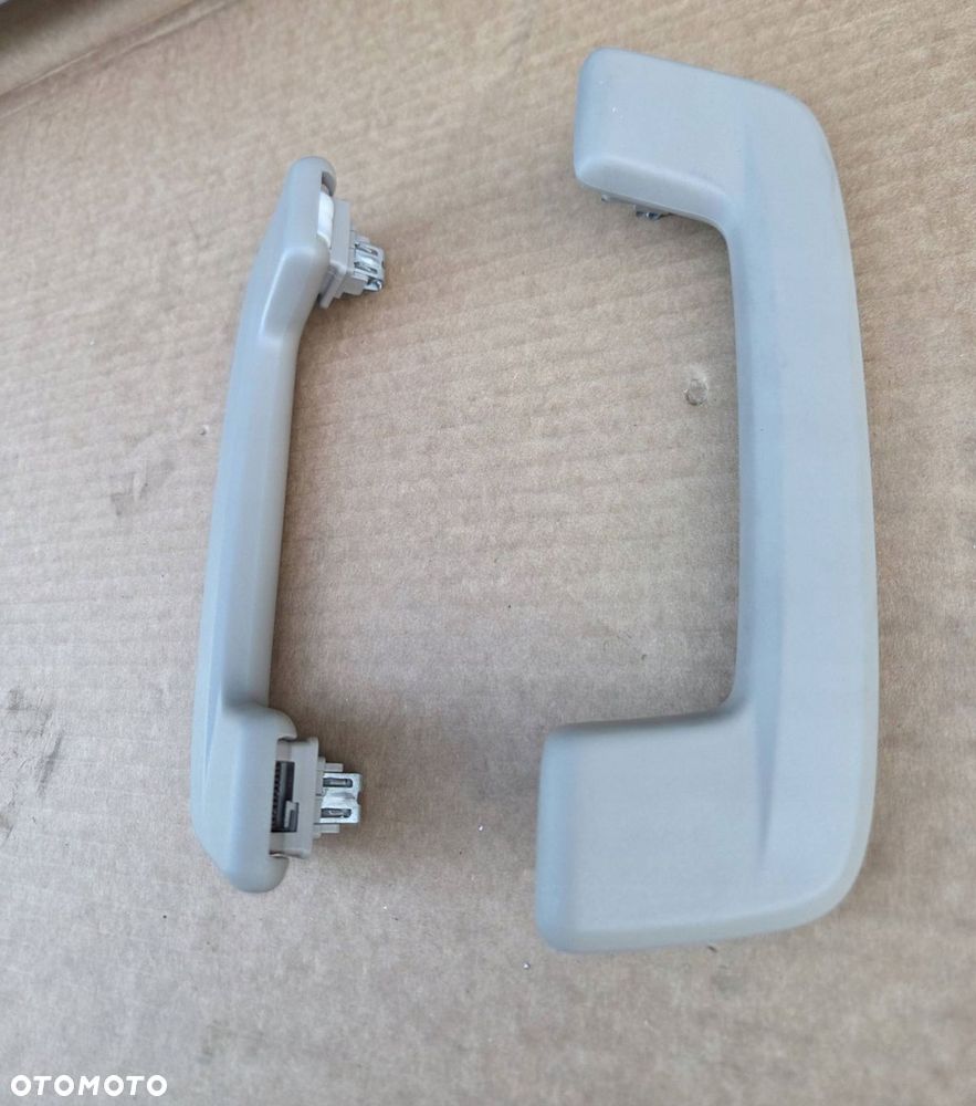 volkswagen multivan t7 rączka podsufitki przód 8y0857607 - 3