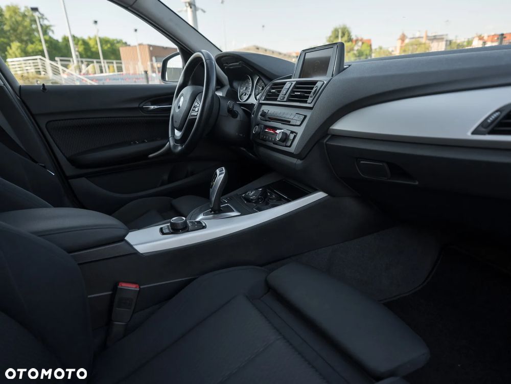 BMW Seria 1 116d Sport Line - 33