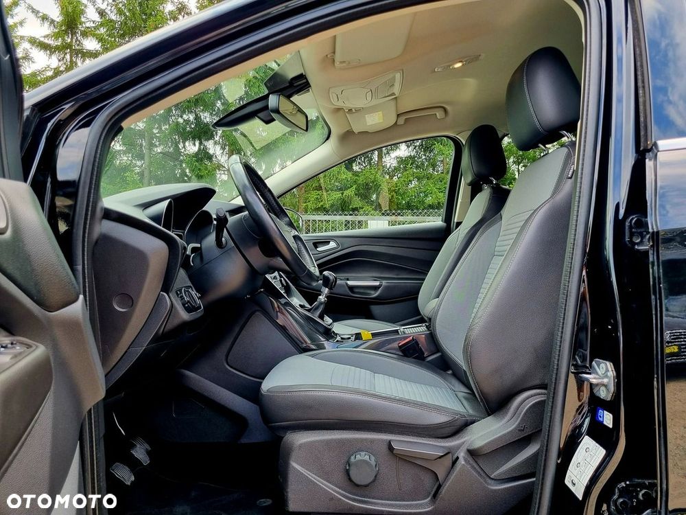 Ford Kuga 1.5 EcoBoost 2x4 Titanium - 9