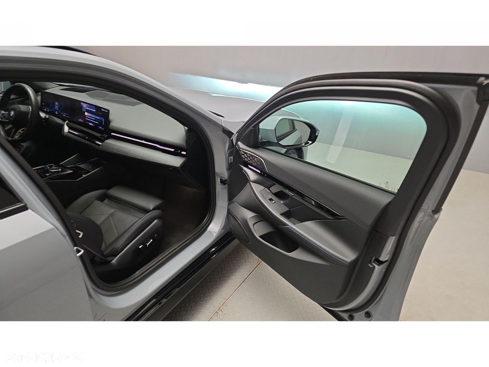 BMW Seria 5 - 28