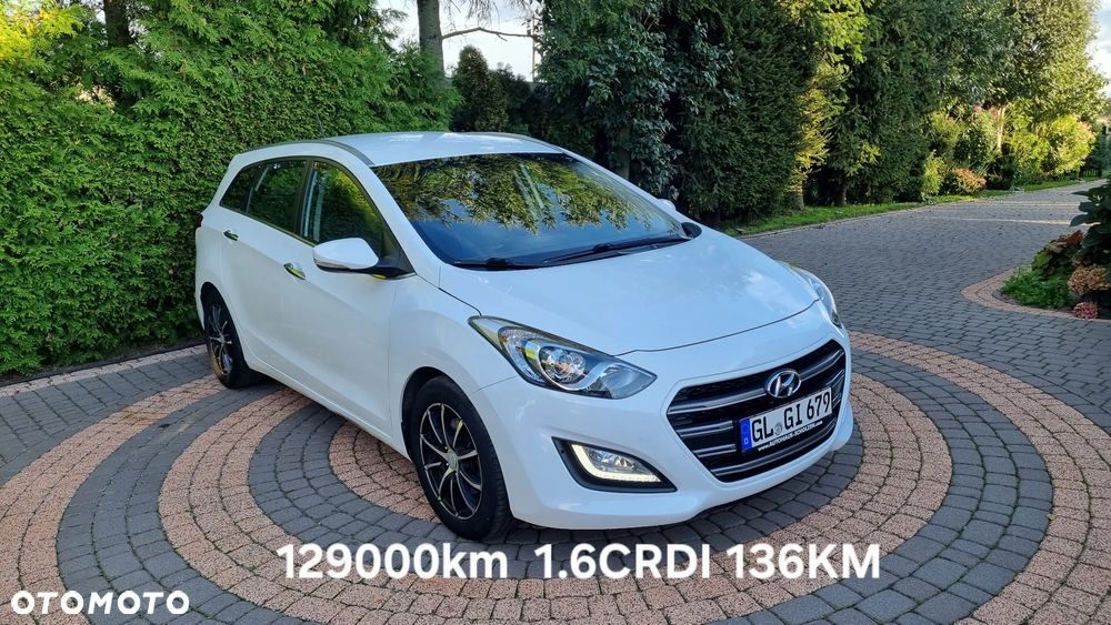 Hyundai i30 Fastback 1.6 CRDI Premium - 1