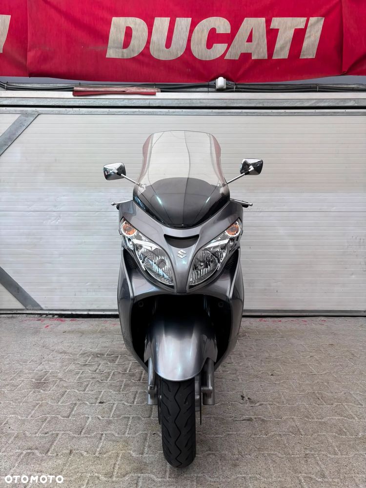 Suzuki Burgman - 27