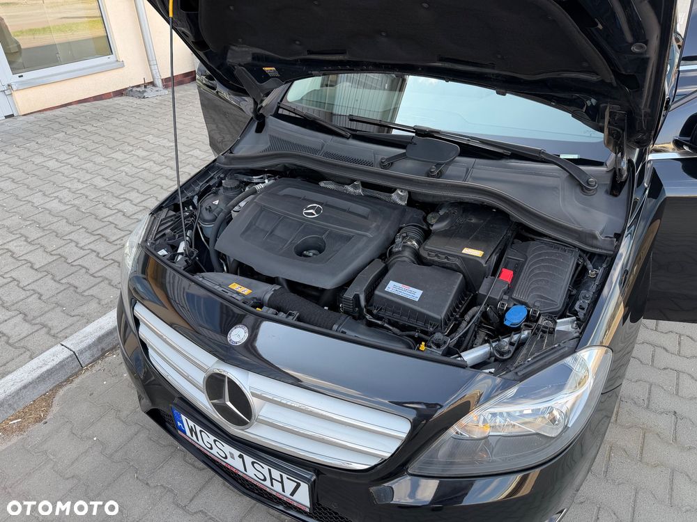 Mercedes-Benz Klasa B 180 d BlueEFFICIENCY Edition - 36