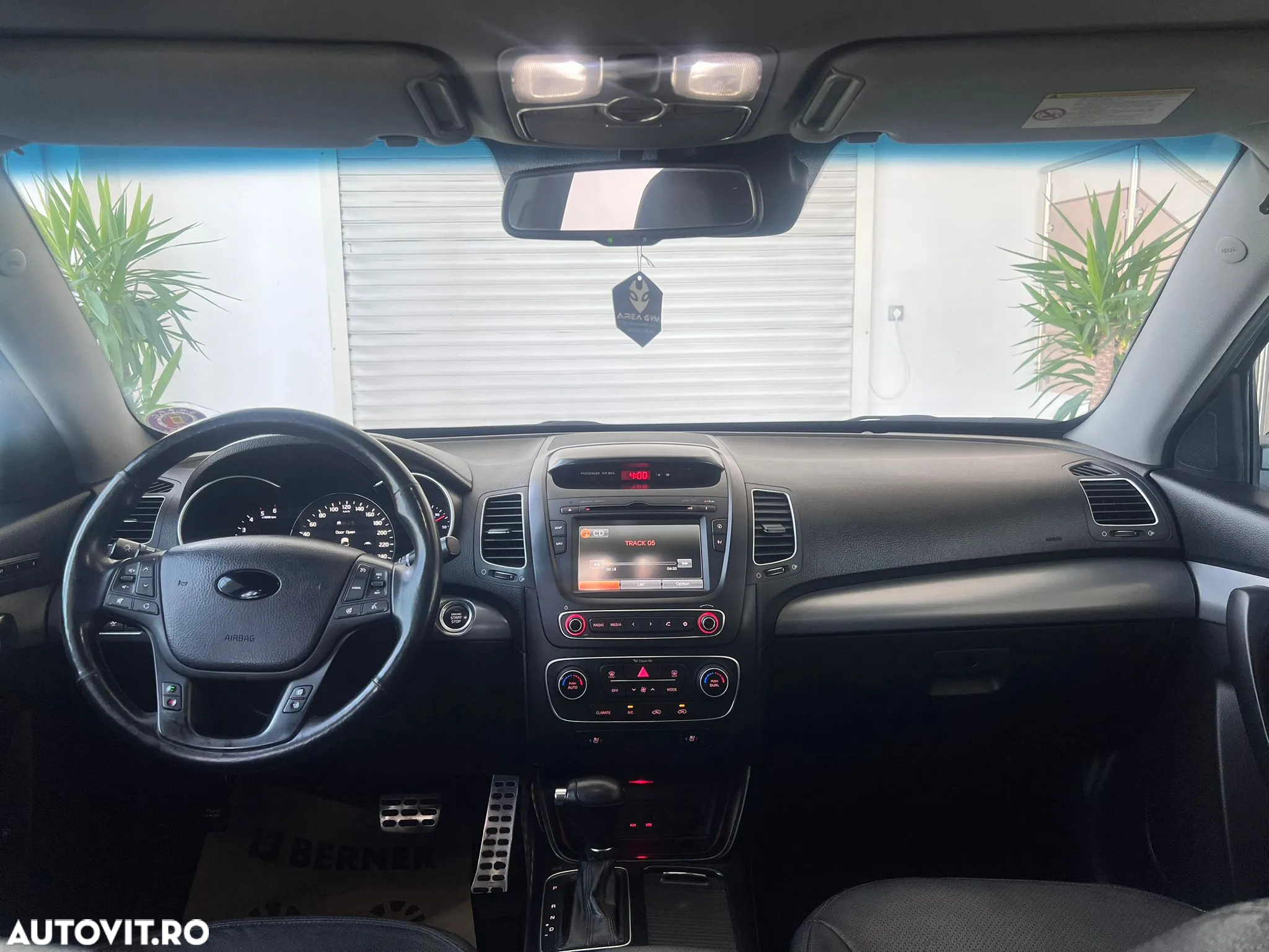 Kia Sorento - 25