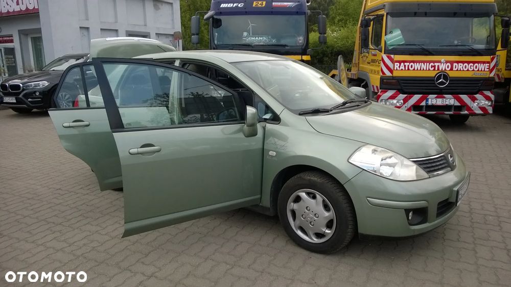 Nissan Tiida 1.6 Tekna - 17