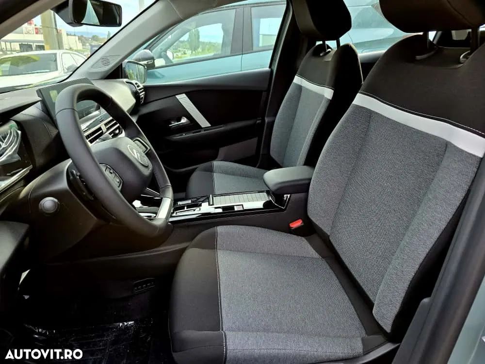 Citroën C4 1.2 136 eDCT6 MHEV PLUS - 8