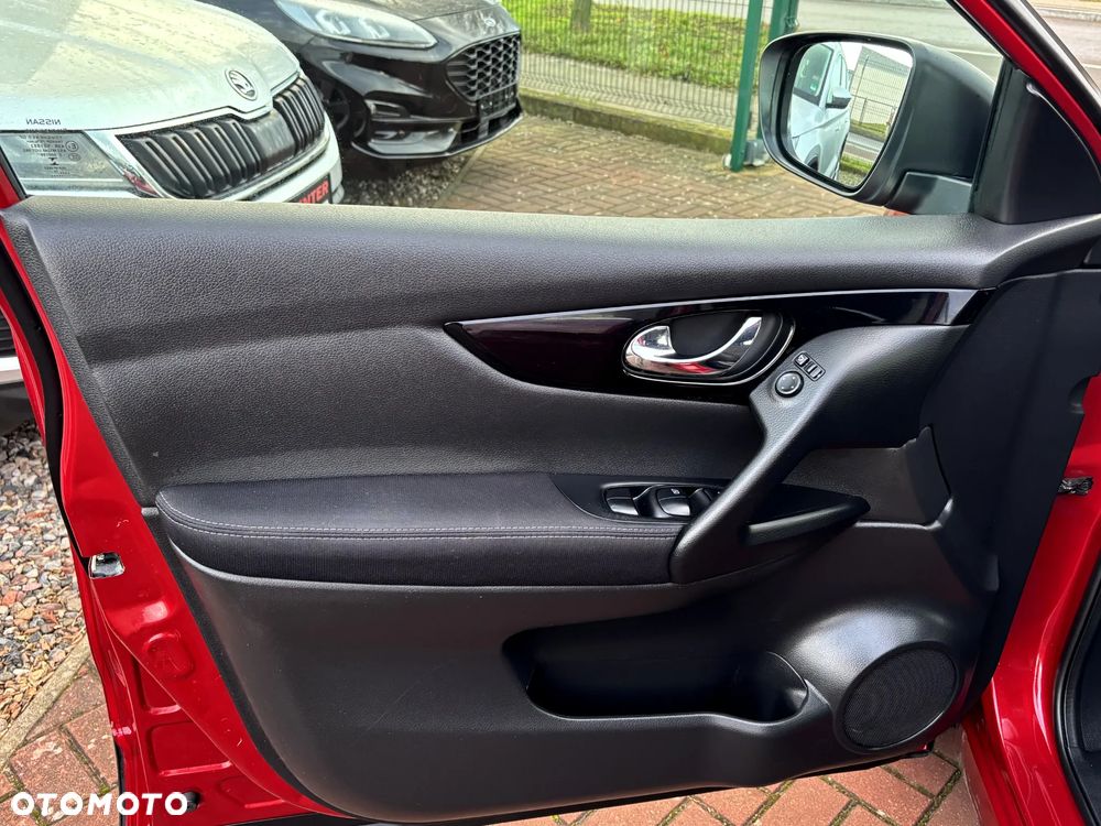 Nissan Qashqai 1.2 DIG-T N-Connecta - 25