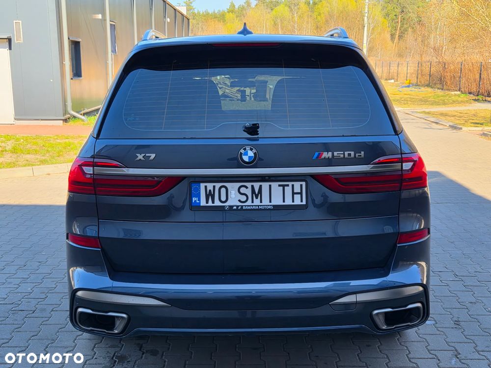 BMW X7 M50d sport - 33