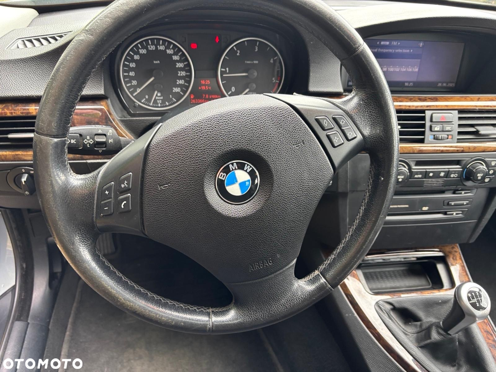 BMW Seria 3 320d DPF Touring - 2
