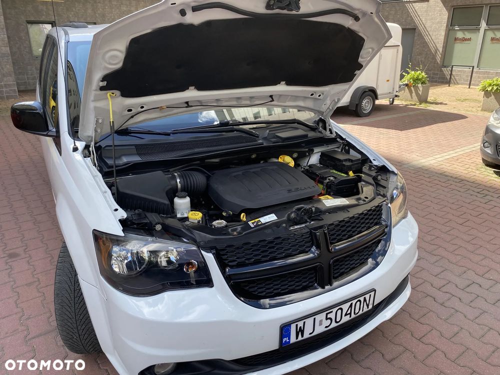 Dodge Grand Caravan 3.6 R/T - 15