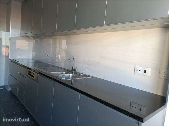 OPORTUNIDADE PREMIUM NO CORAÇÃO DO PORTO - Apartamento T3 - Grande imagem: 3/8