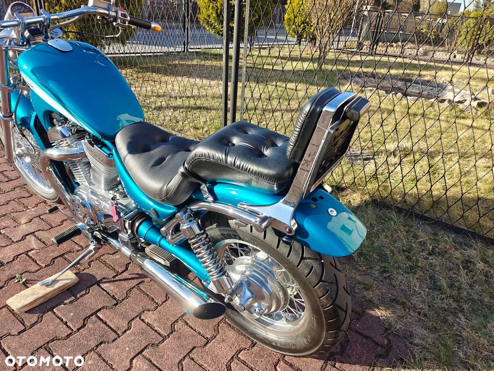 Suzuki Intruder - 14