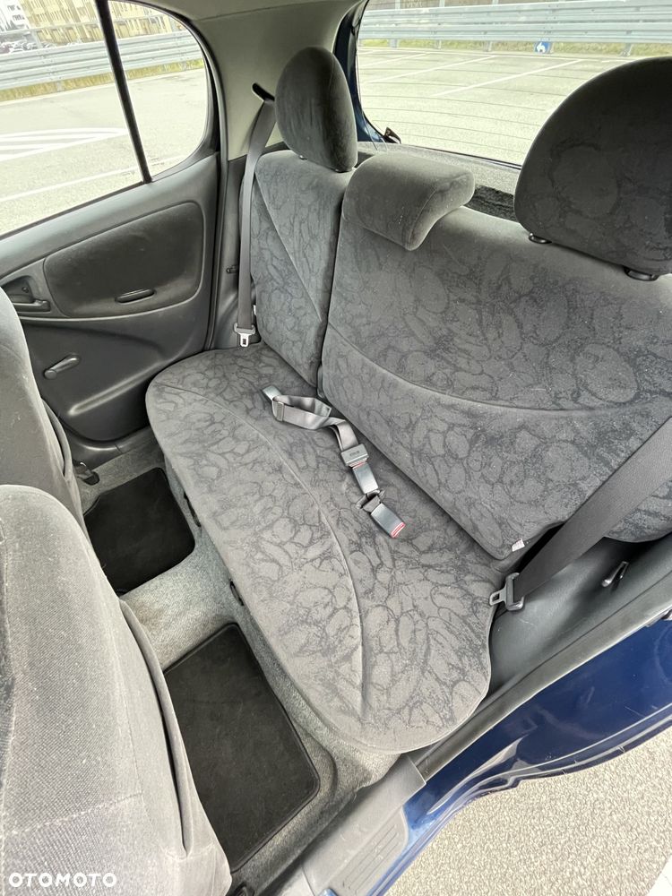 Toyota Yaris 1.3 - 12