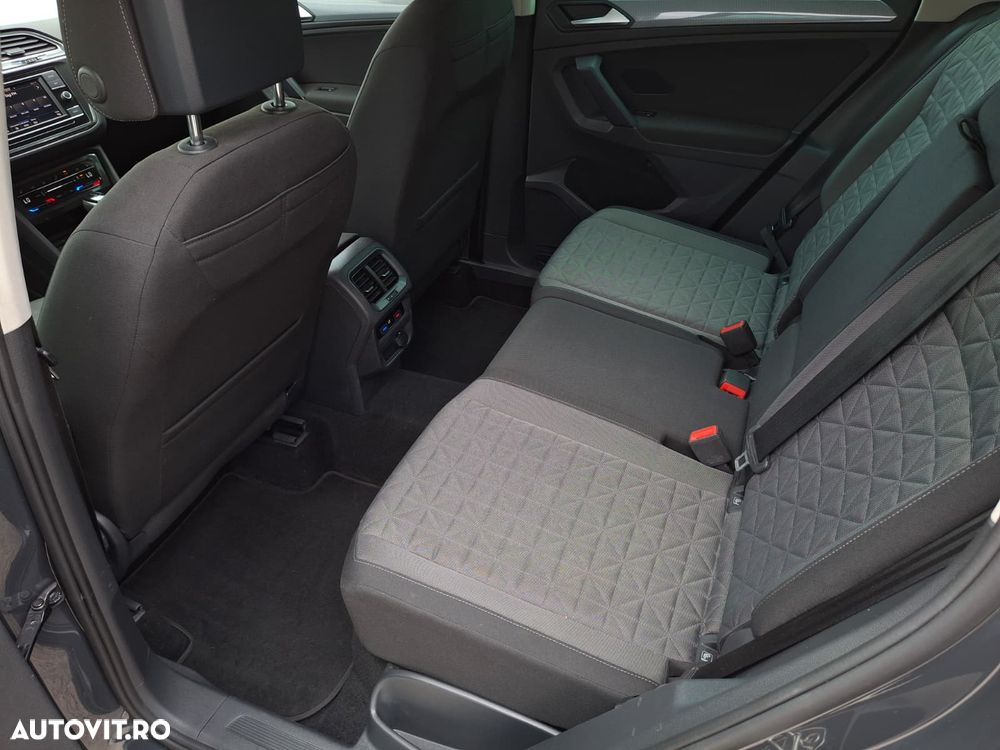 Volkswagen Tiguan - 16
