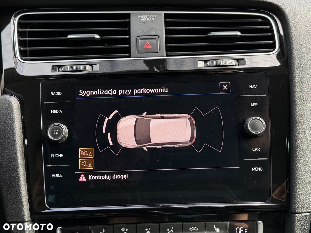 Volkswagen Golf - 33