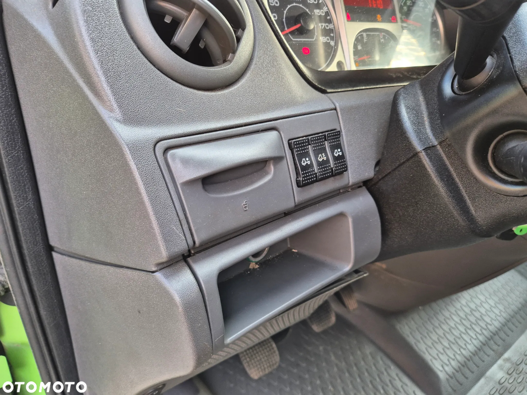 Iveco DAILY 35S18 KONTENER 4.20 WINDA KLIMA - 17