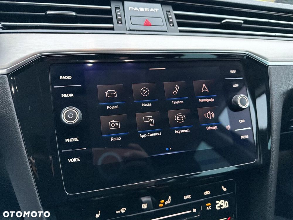 Volkswagen Passat - 29