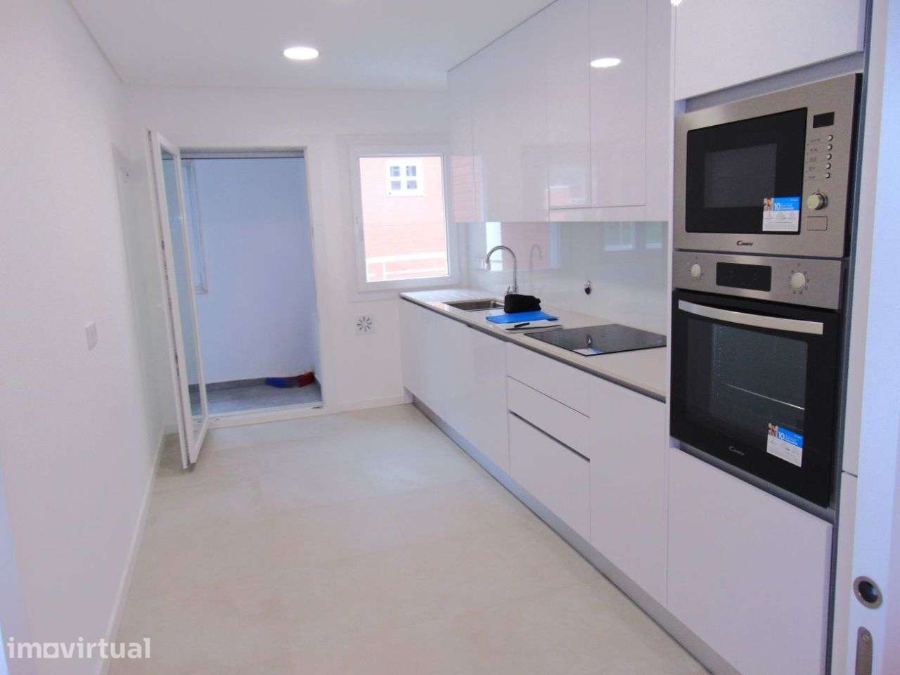 Apartamento novo T2 com terraço e garagem - Grande imagem: 4/18