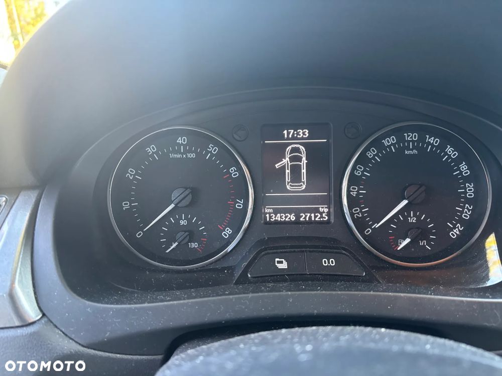 Skoda RAPID 1.2 TSI Active - 10