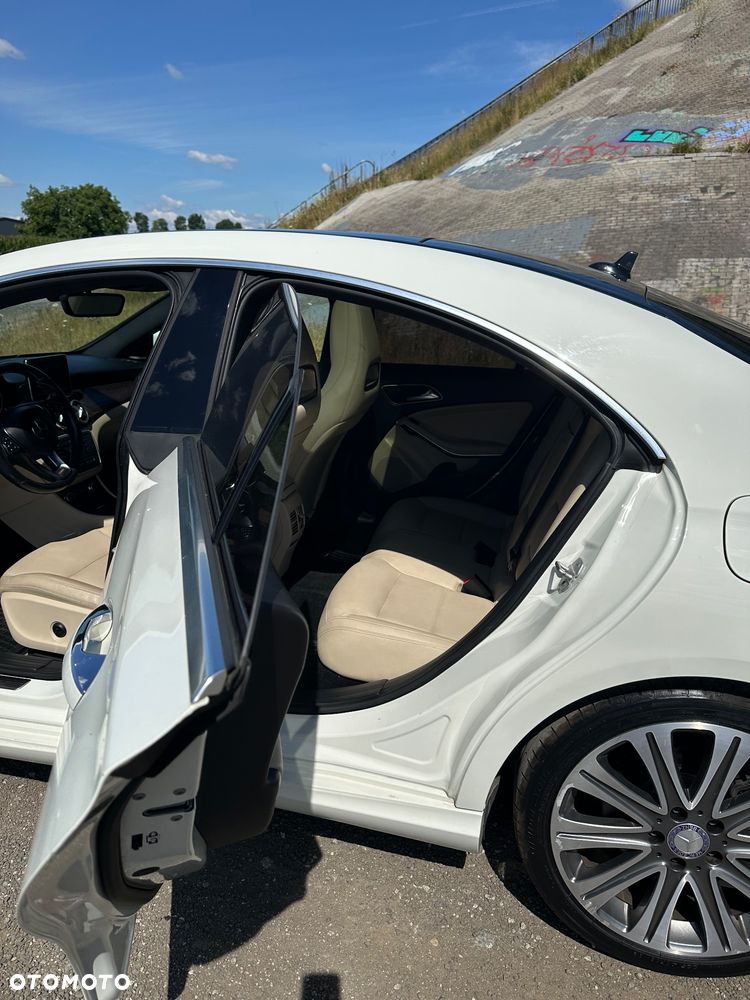 Mercedes-Benz CLA 250 4-Matic - 14