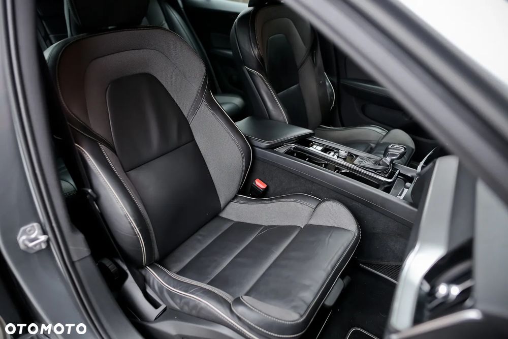 Volvo V60 D4 Geartronic R-Design - 27