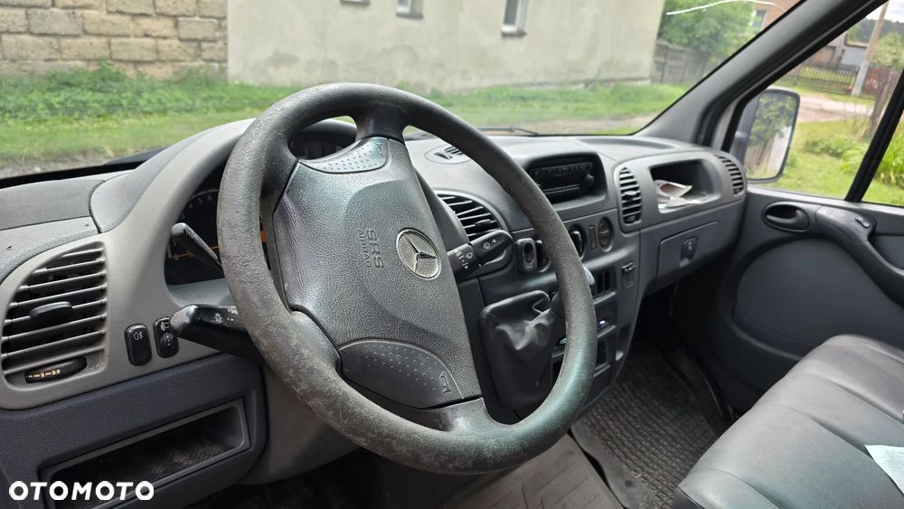 Mercedes-Benz Sprinter - 2