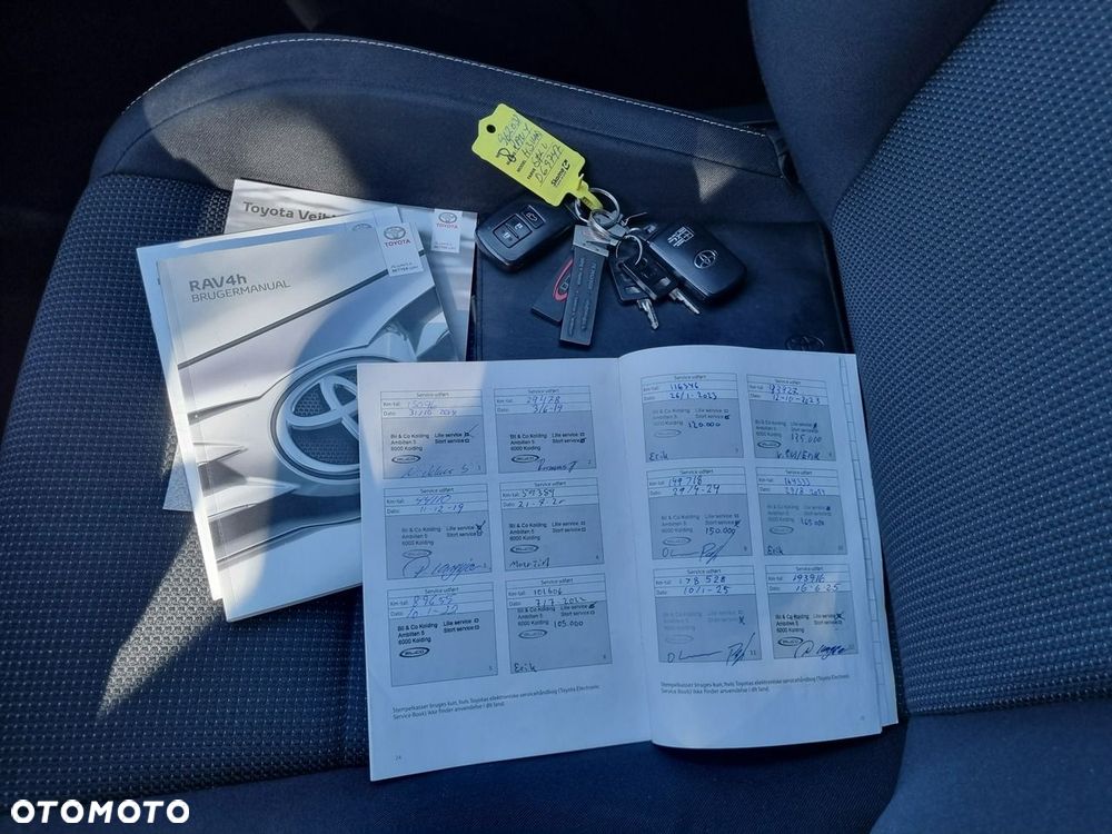 Toyota RAV4 - 25