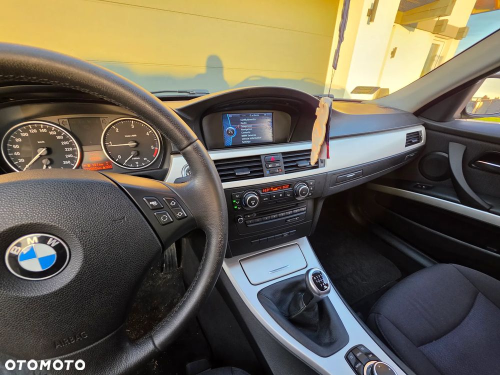 BMW Seria 3 318d - 6