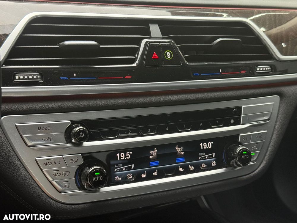 BMW Seria 7 740d xDrive - 38