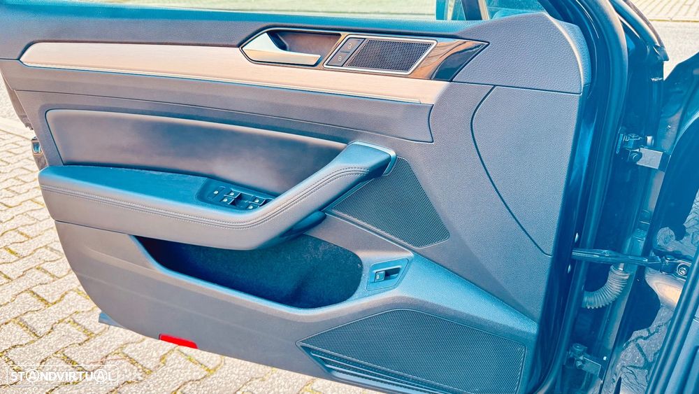 VW Passat Variant 2.0 TDi SCR DSG Highline - 5