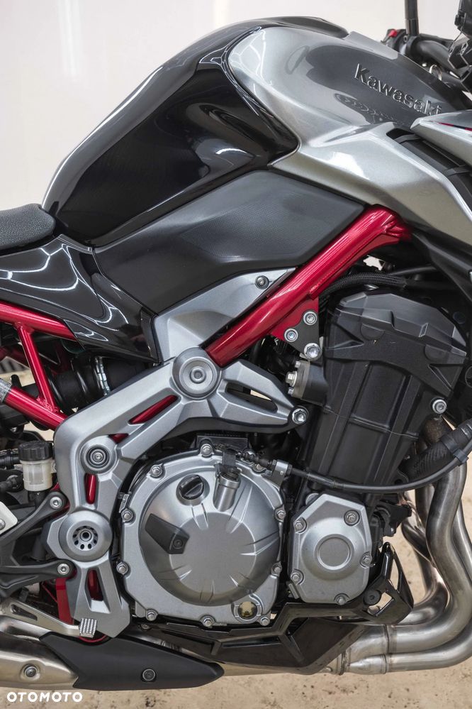 Kawasaki Z 900 - 12