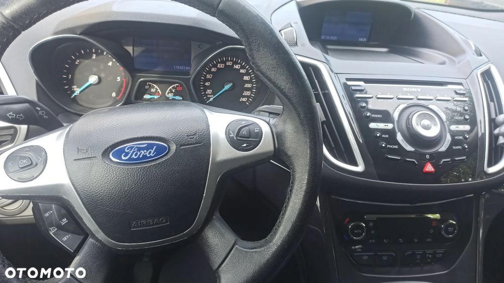 Ford Kuga - 8