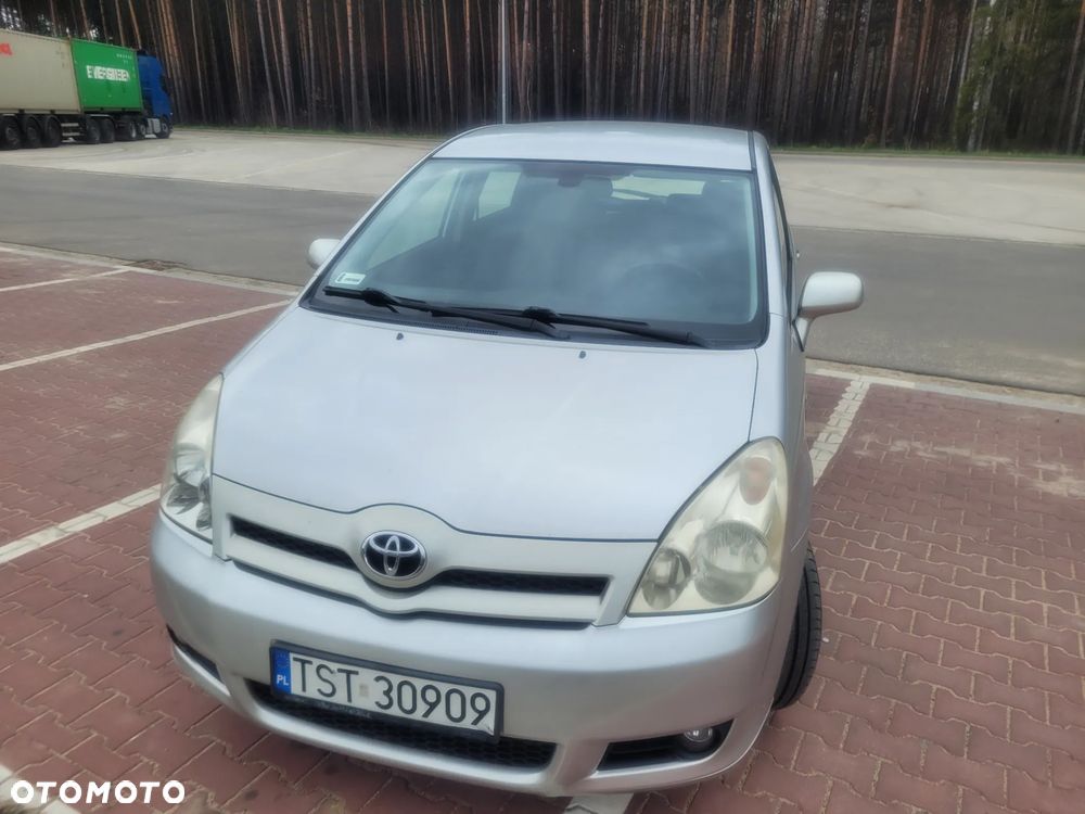 Toyota Corolla Verso 2.0 D-4D - 1