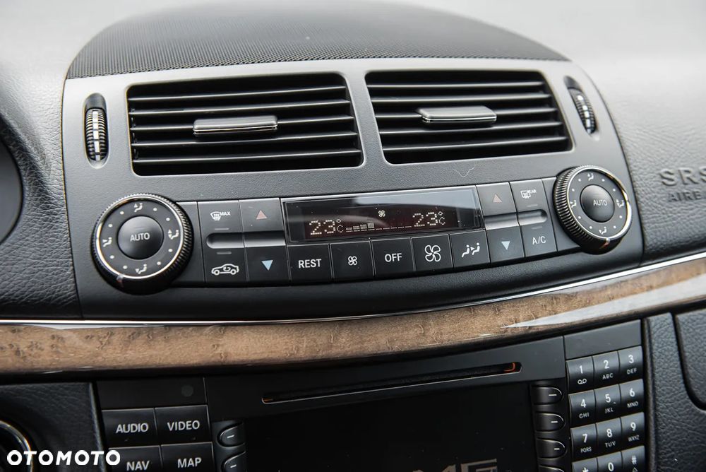 Mercedes-Benz Klasa E 320 CDI 4-Matic Avantgarde - 22