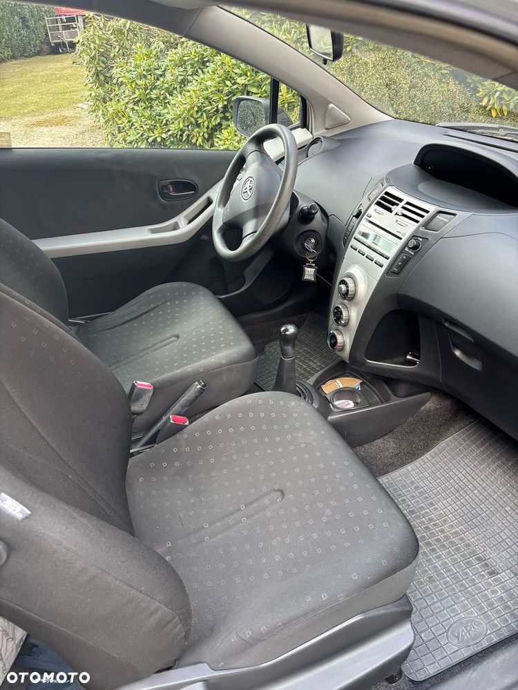Toyota Yaris - 13