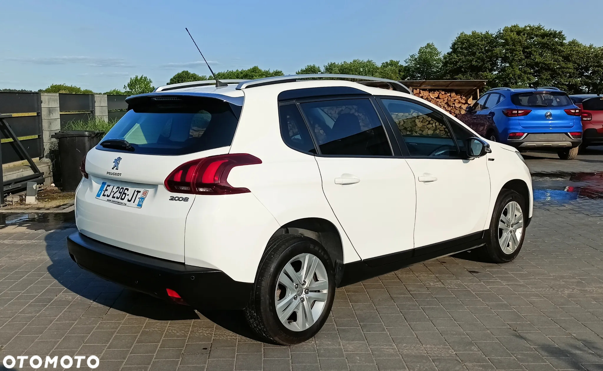 Peugeot 2008 1.2 Pure Tech Style S&S - 16
